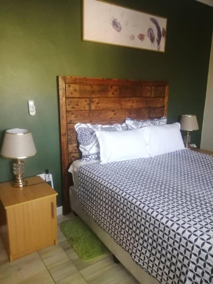 Birdville Bnb Guest House Gaborone Exterior photo